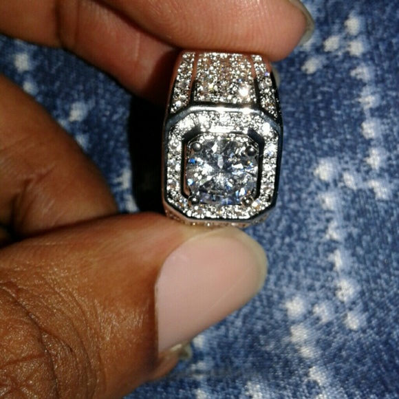 Diamond encrusted ring - Picture 2 of 4
